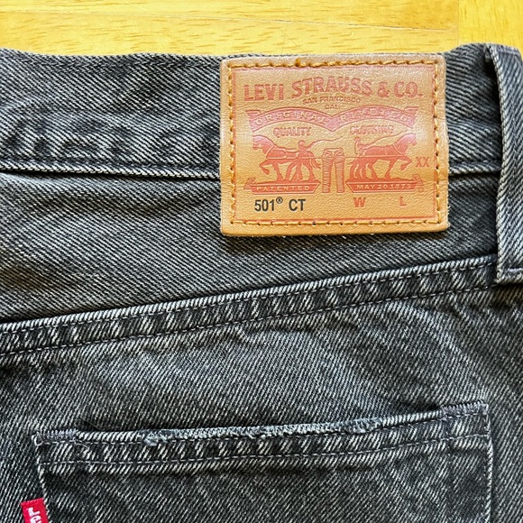 Levis Distressed Straight Jeans - Picture 6 of 7